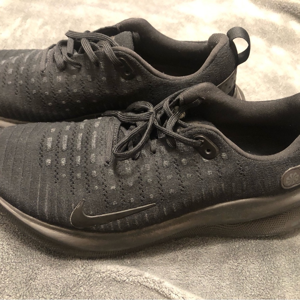 Nike Men's Black Sneakers